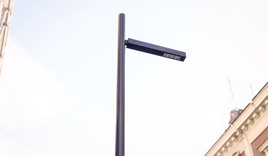 Palo d'illuminazione SIMPLY con lanterna rettangolare